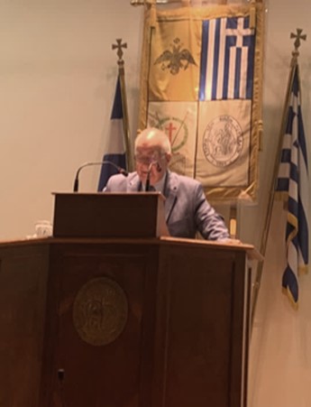 Εικ. 3. Ο κ. Λαμπρινουδάκης στο βήμα