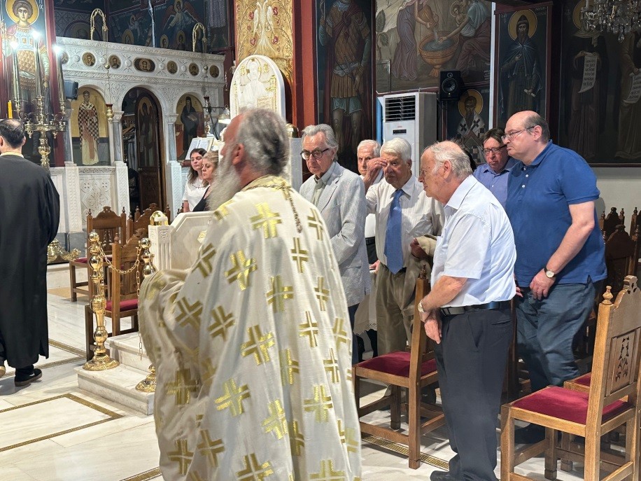 Η Εταιρεία Κυκλαδικών Μελετών με την συμμετοχή των «εν Αθήναις Ναξίων» και του ΟΝΑΣ εόρτασε, στον Ιερό Ναό της Αγίας Βαρβάρας και Αγίου Νικοδήμου, στα Πατήσια, με λαμπρότητα και επισημότητα, την μνήμη του Αγίου Νικοδήμου του Αγιορείτου του εκ Νάξου.Την Κυριακή 13 Ιουλίου στις 7 μμ ετελέσθη Μέγας Εσπερινός , την δε επομένη, Δευτέρα 14 Ιουλίου, το πρωί, έγινε πανηγυρική Θεία Λειτουργία.
Τις εκδηλώσεις παρακολούθησαν πλήθος πιστών, που στην πλειοψηφία ήσαν Νάξιοι, αλλά και πιστοί από τα άλλα Κυκλαδονήσια. Η μνήμη του Αγ. Νικοδήμου, προστάτου της Εταιρείας εορτάζεται ανελλιπώς, από το 1955, στα Πατήσια.